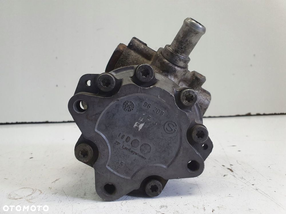 BMW E60 2.5 D POMPA WSPOMAGANIA 7693974 - 11