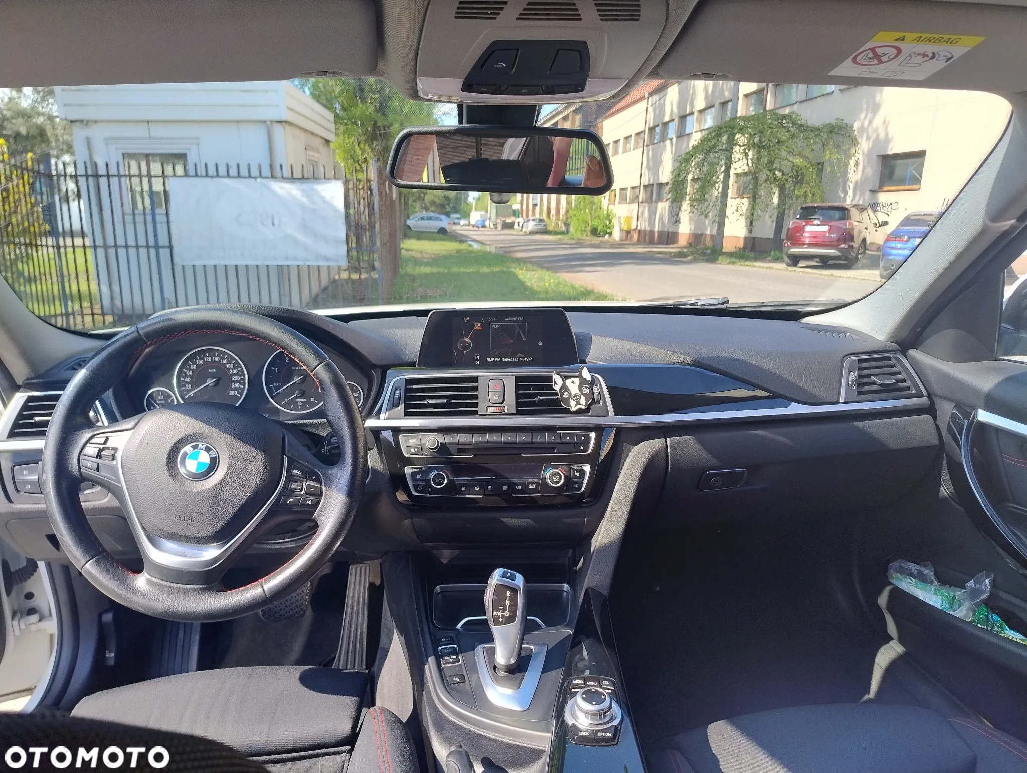 BMW Seria 3 318d - 23