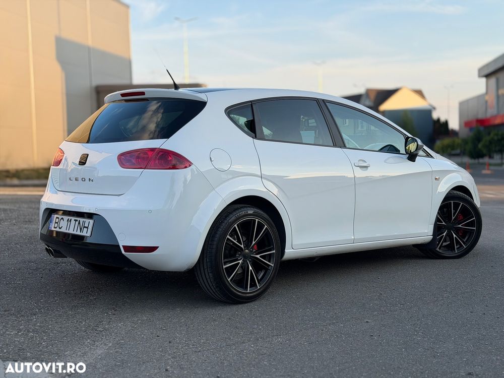 Seat Leon 2011 photo 3