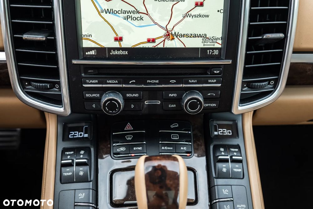 Porsche Cayenne S - 23