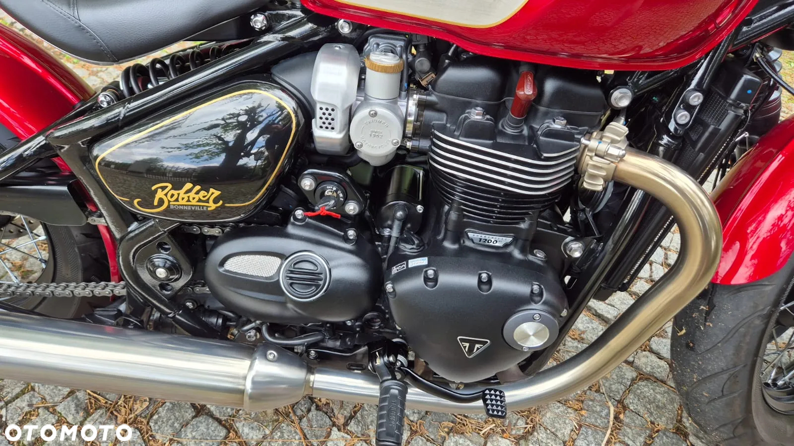 Triumph Bonneville Bobber - 11