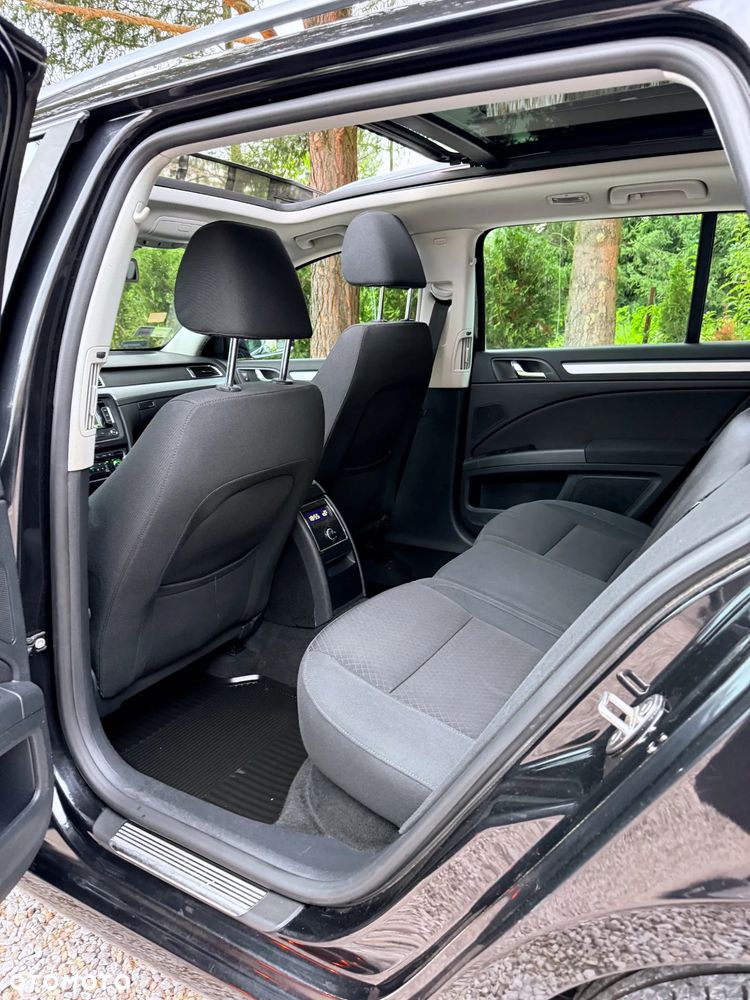 Skoda Superb 2.0 TDI Elegance Outdoor - 2