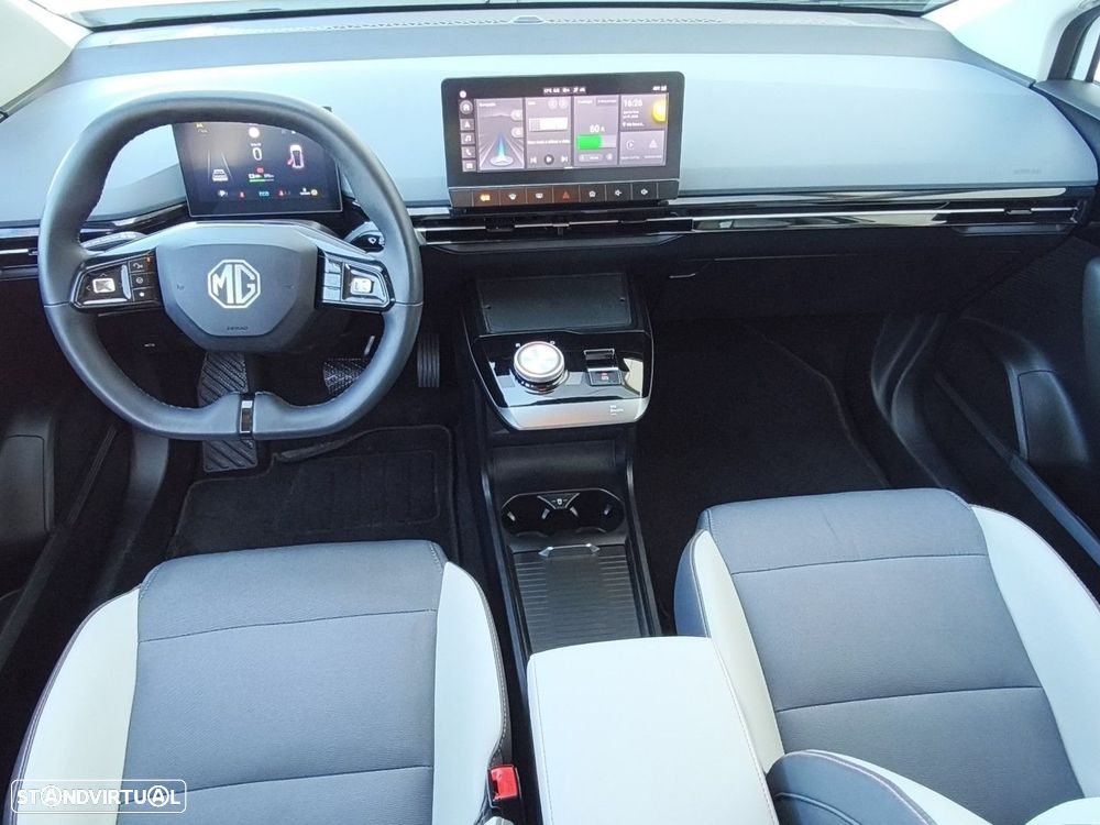 MG MG4 64 kWh Luxury - 7