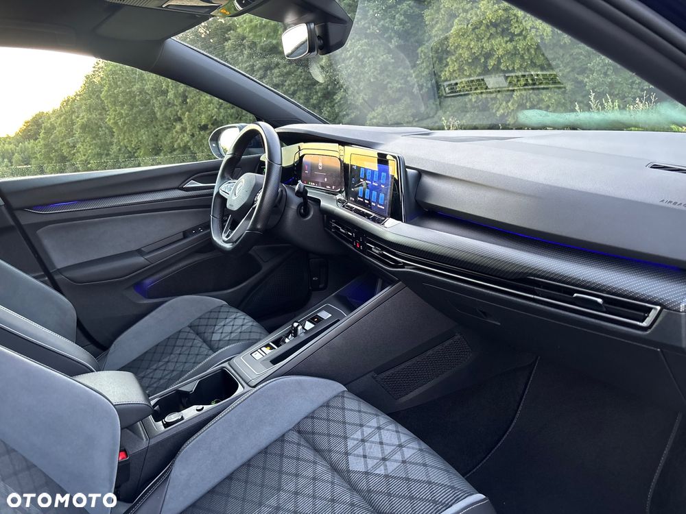 Volkswagen Golf 1.5 eTSI OPF DSG R-Line - 38
