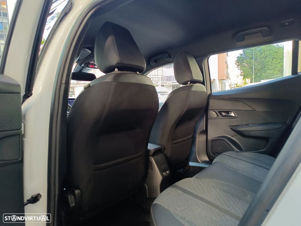Peugeot 2008 1.2 PureTech Allure Pack - 22