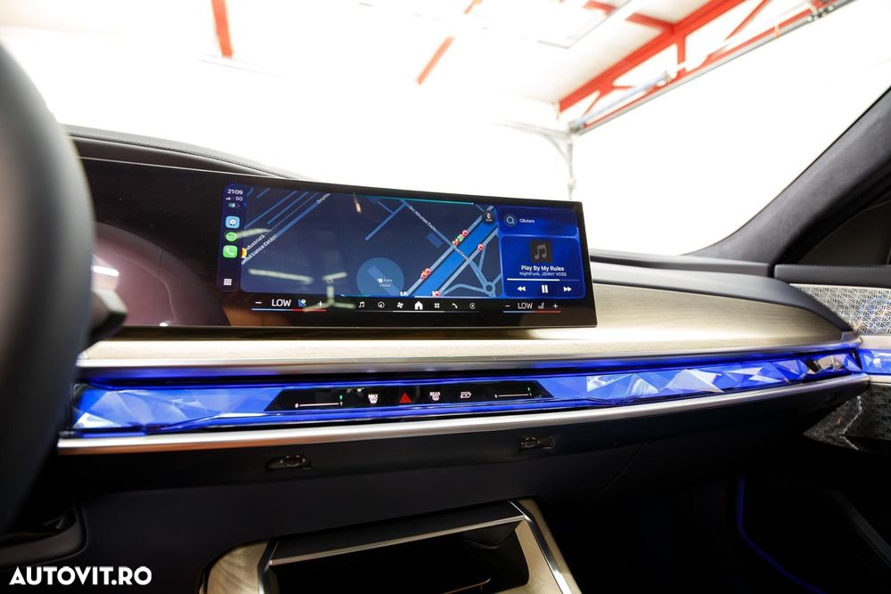 BMW Seria 7 - 32