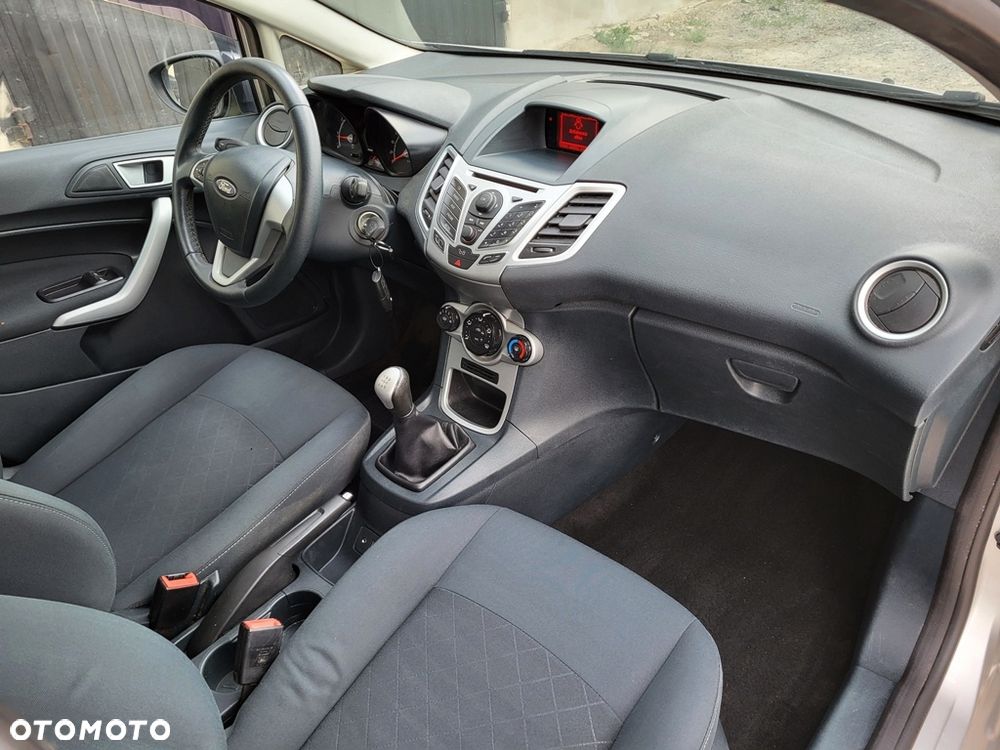 Ford Focus 1.6 Ambiente EU5 - 16