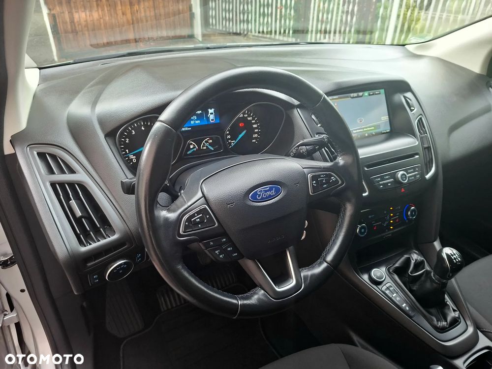 Ford Focus - 23