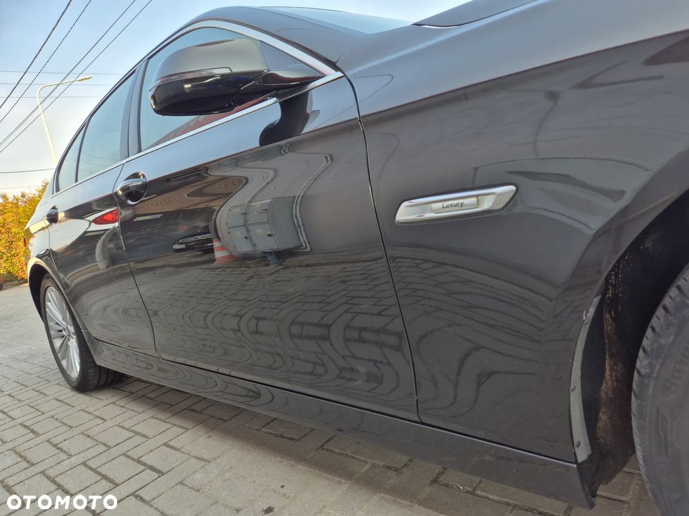 BMW Seria 5 520i Luxury Line - 22