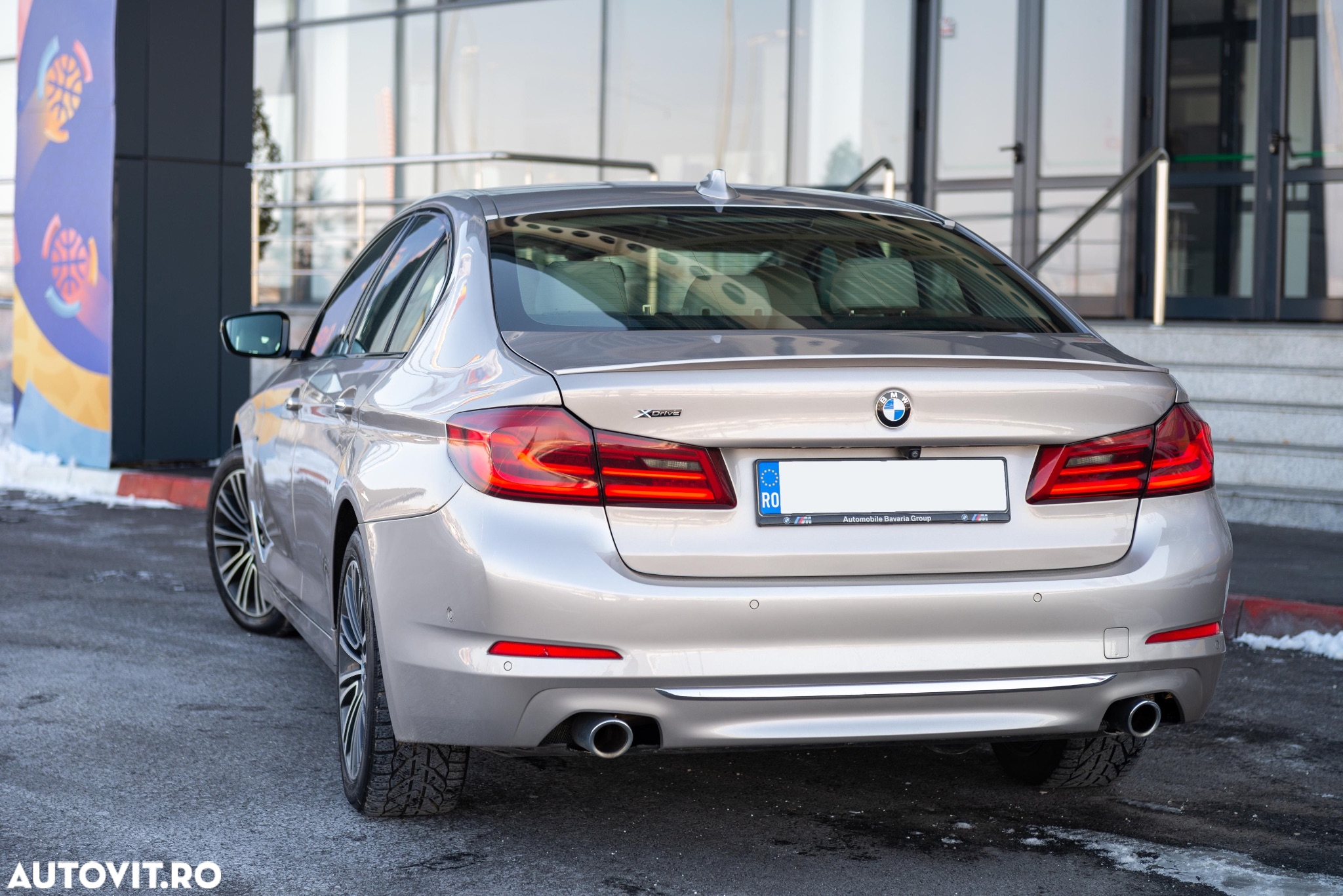 BMW Seria 5 520d xDrive AT - 9