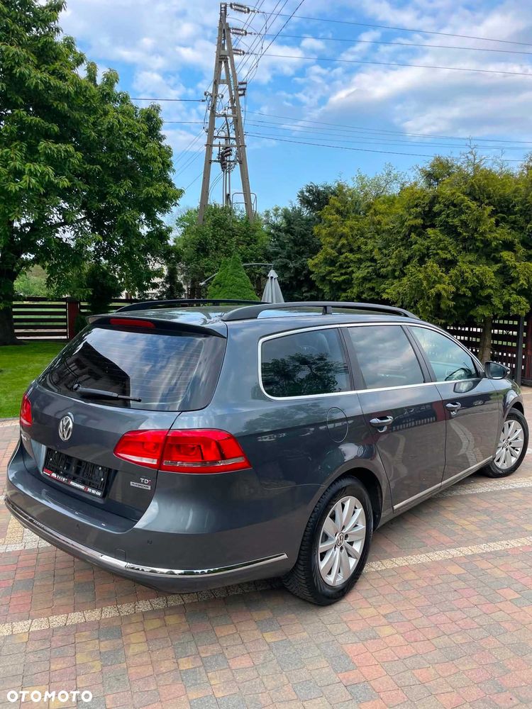 Volkswagen Passat - 4