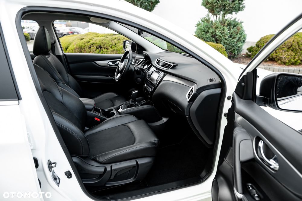 Nissan Qashqai 1.3 DIG-T DCT TEKNA - 26