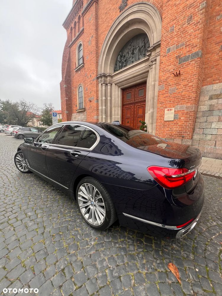 BMW Seria 7 740d xDrive - 9