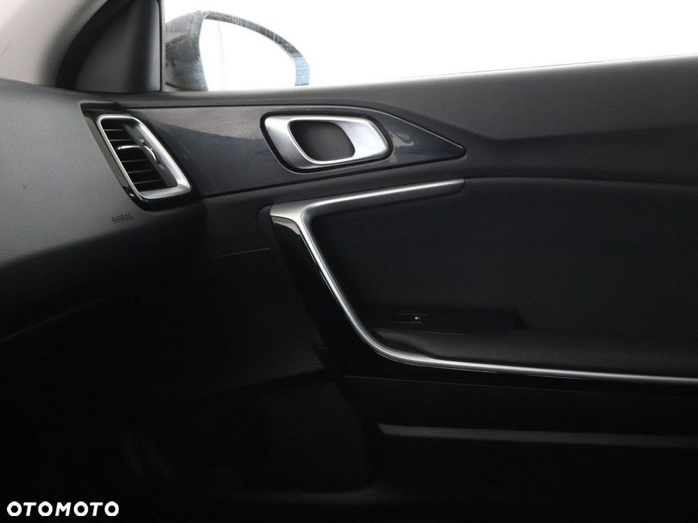 Kia XCeed 1.6 T-GDI OPF DCT7 PLATINUM EDITION - 31