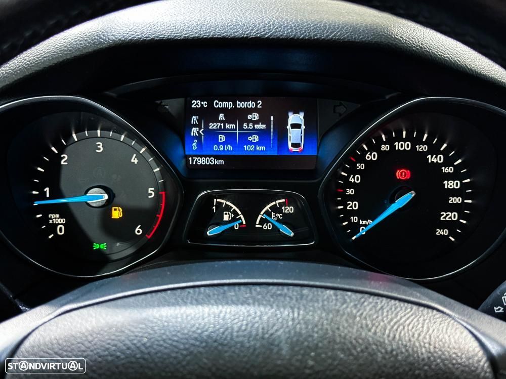 Ford Focus 1.6 TDCi Titanium — fotografia 40