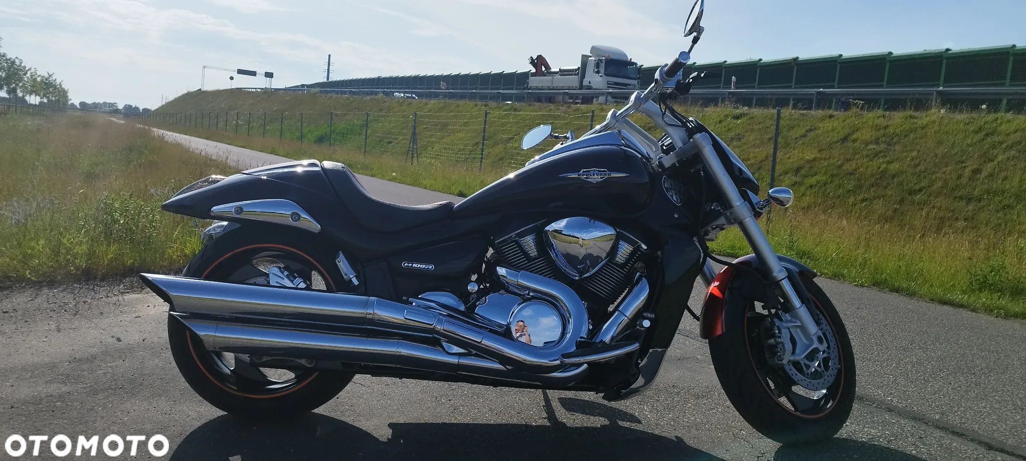 Suzuki Intruder - 17