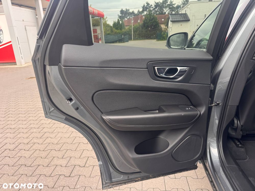 Volvo XC 60 B4 D Geartronic Momentum Pro - 13