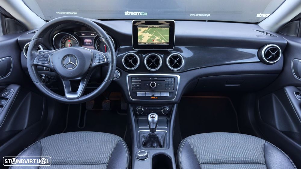 Mercedes-Benz CLA 180 d Shooting Brake Urban - 13