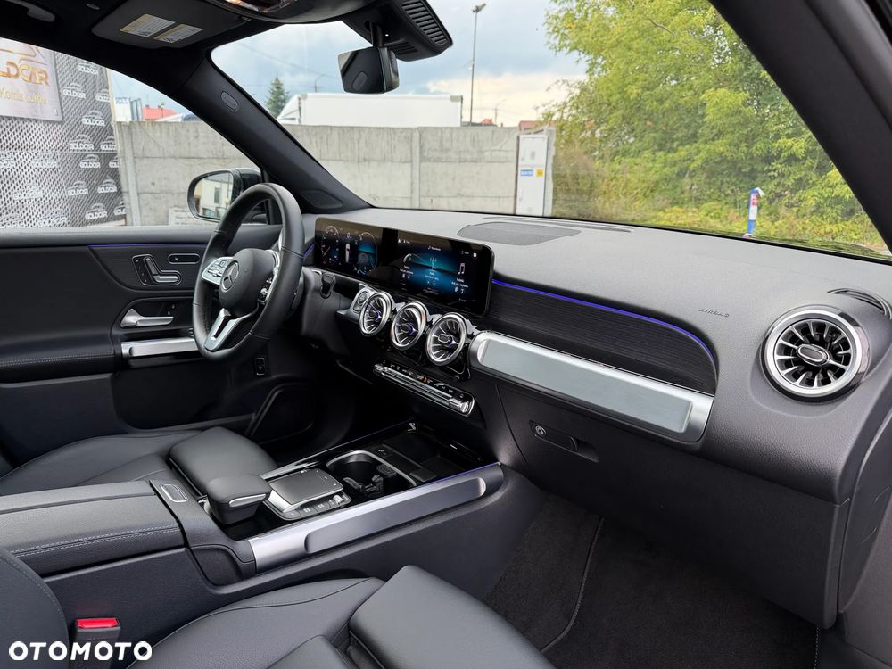 Mercedes-Benz GLB 250 4Matic 8G-DCT - 16