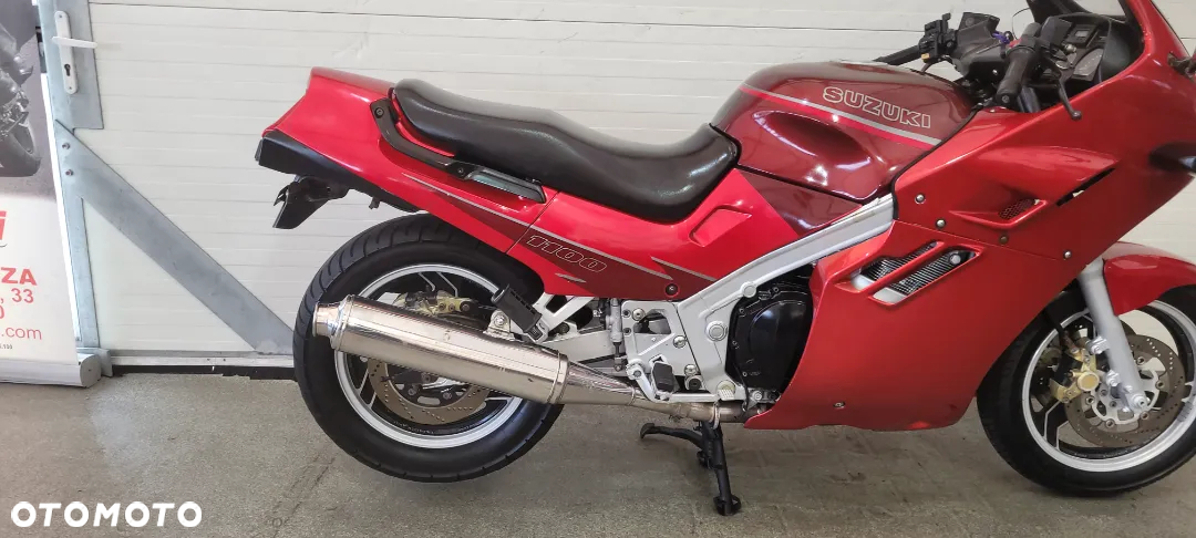 Suzuki GSX - 19