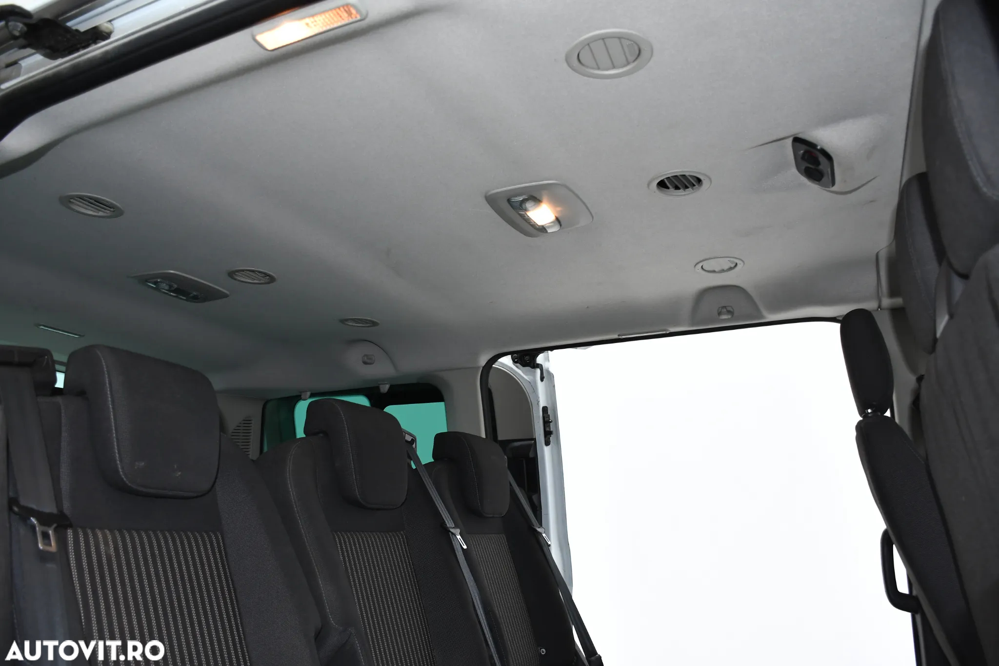 Ford Tourneo Custom - 15