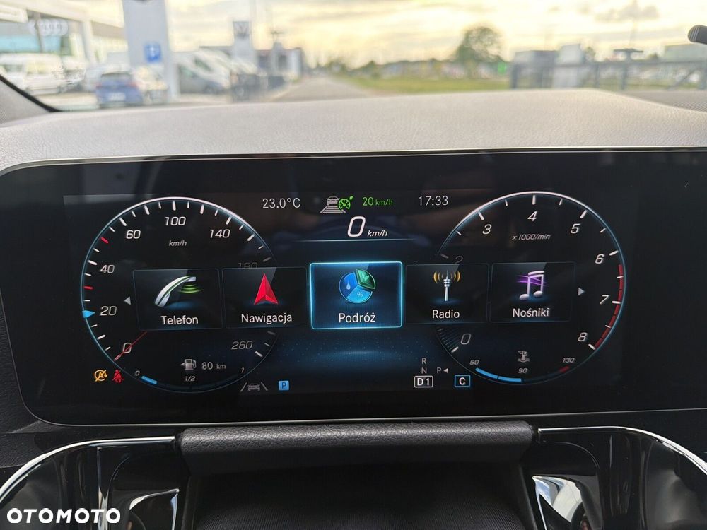 Mercedes-Benz GLA 180 Progressive - 38