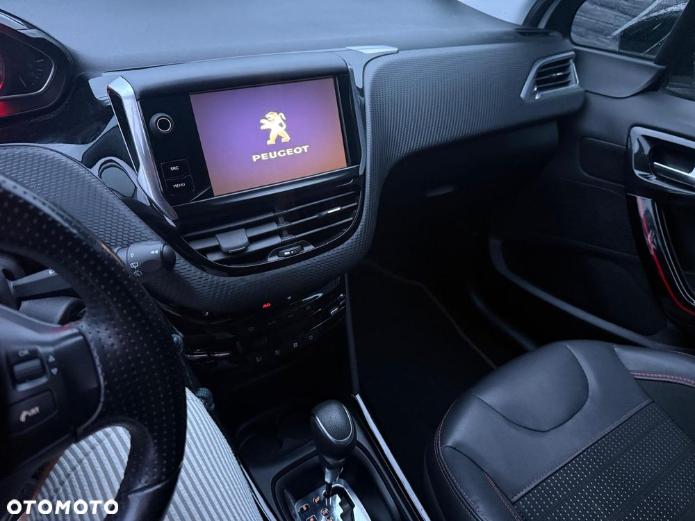 Peugeot 2008 PureTech 110 Stop&Start EAT6 GT-Line Edition - 16