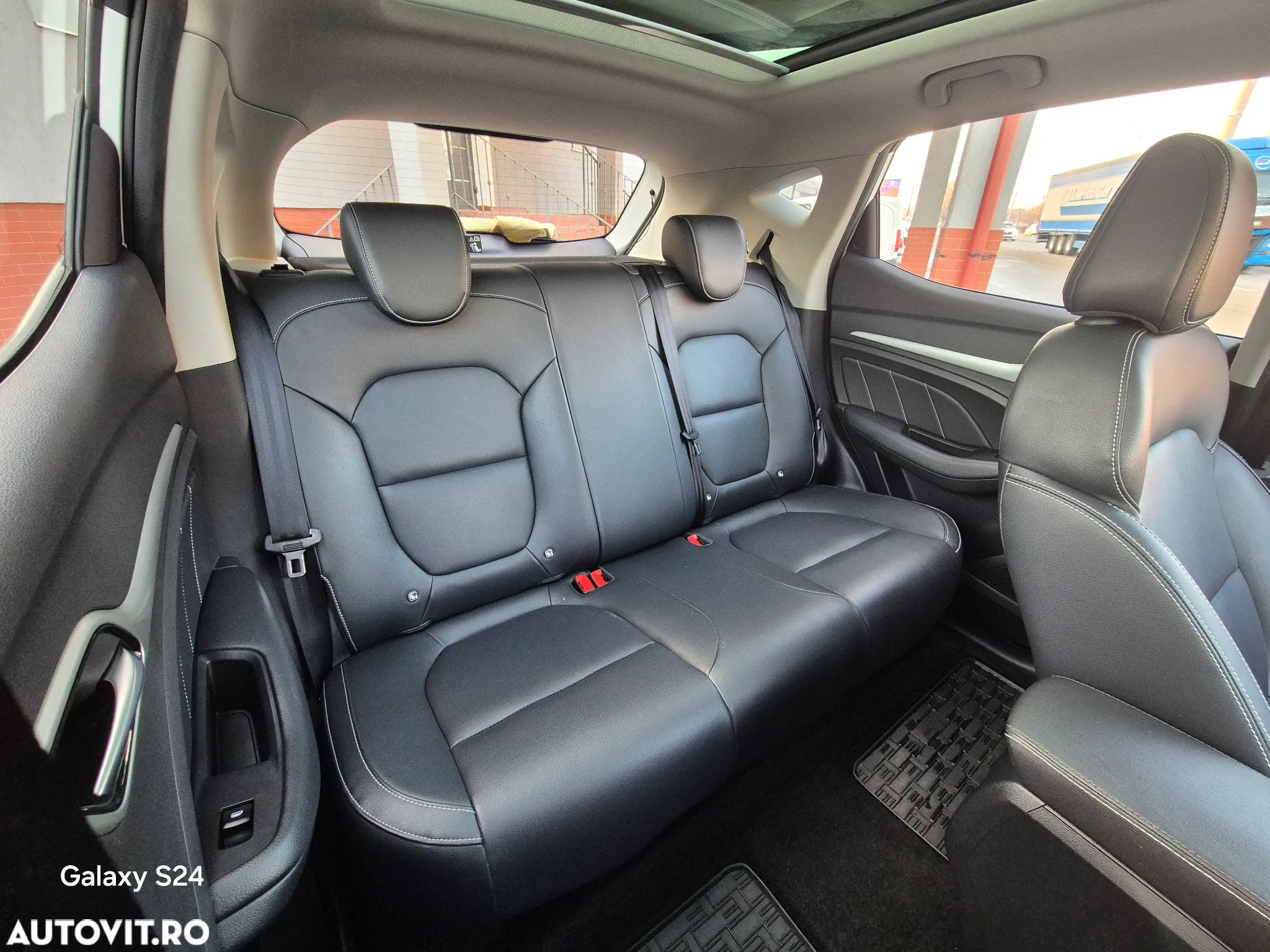 MG ZS EV Luxury - 15