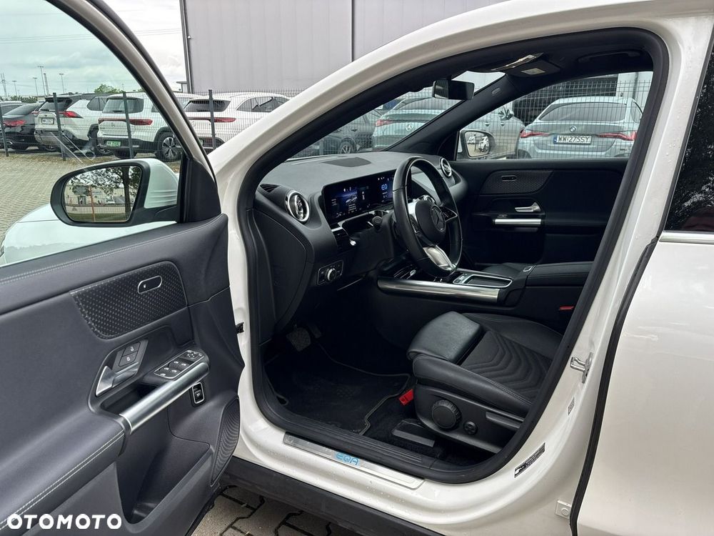 Mercedes-Benz EQA - 10