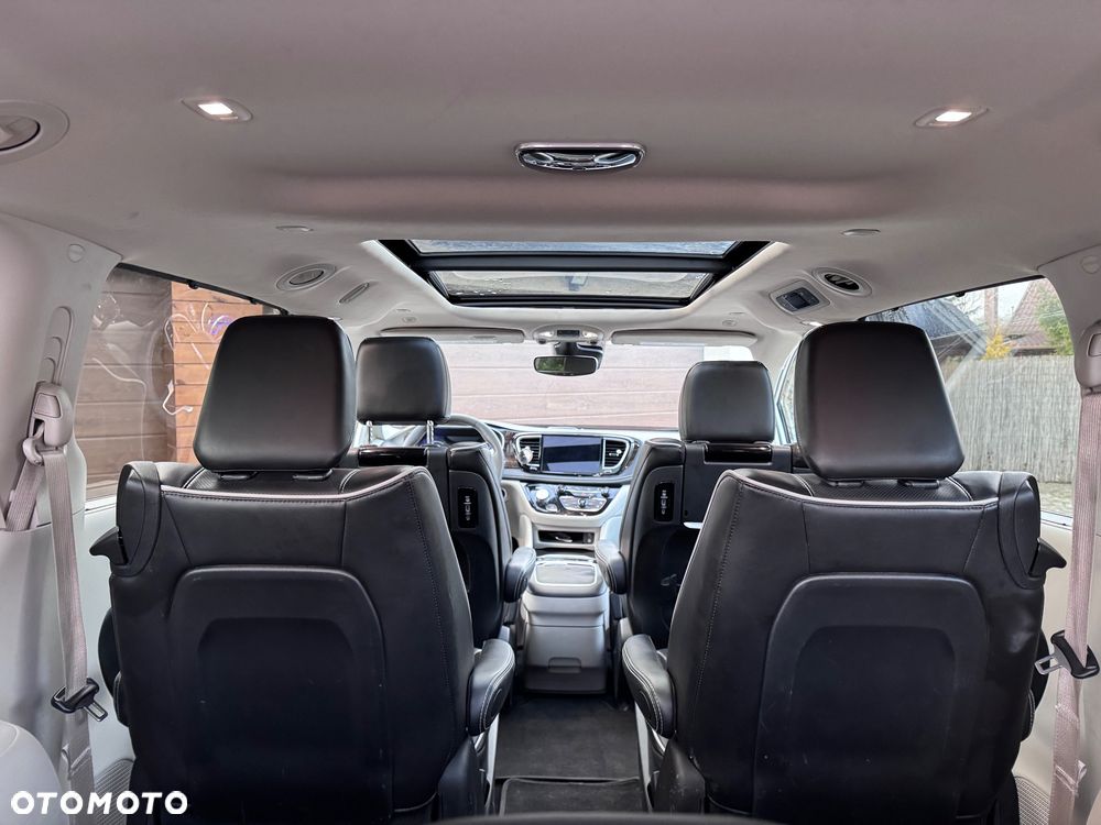 Chrysler Pacifica - 21