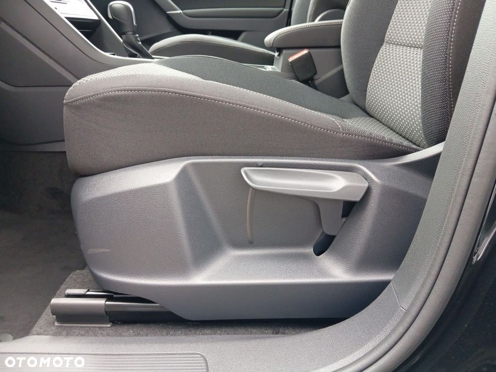 Volkswagen Touran - 19