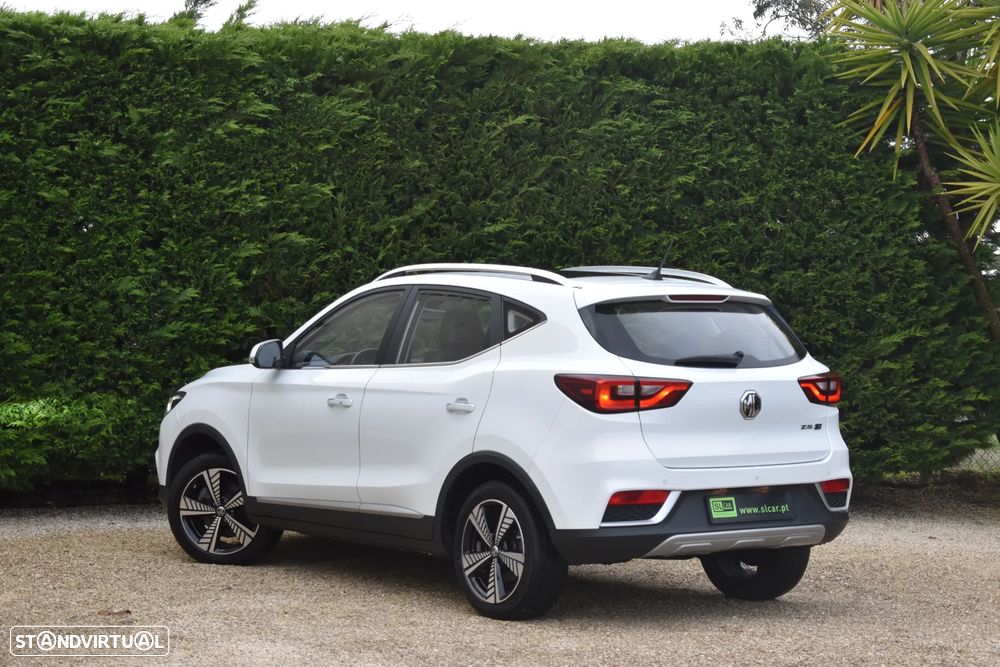 MG ZS EV 44.5 kWh Luxury - 3