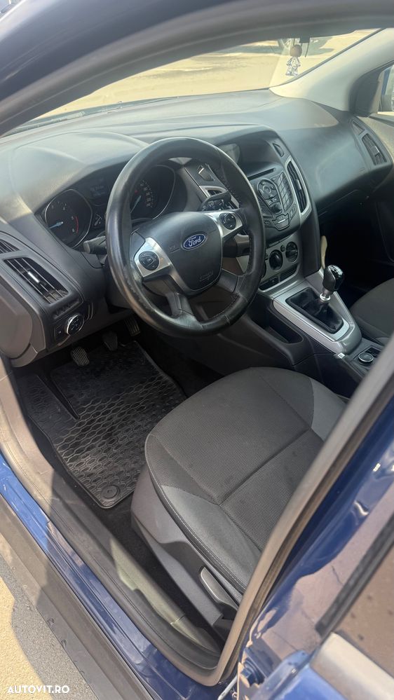 Ford Focus 1.6 TDCi DPF Ambiente - 6