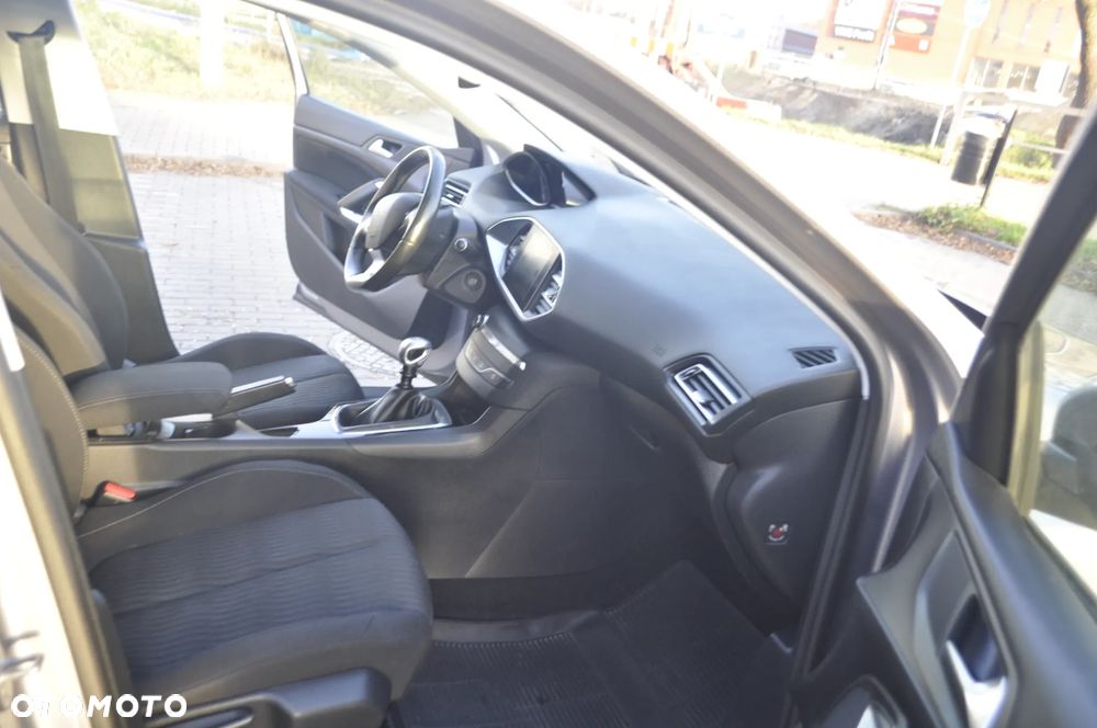 Peugeot 308 125 THP Allure - 15