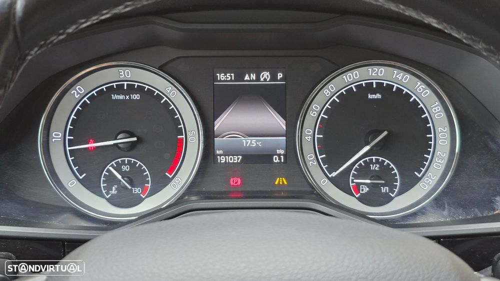 Skoda Superb Break 2.0 TDI Laurin&Klement DSG - 19