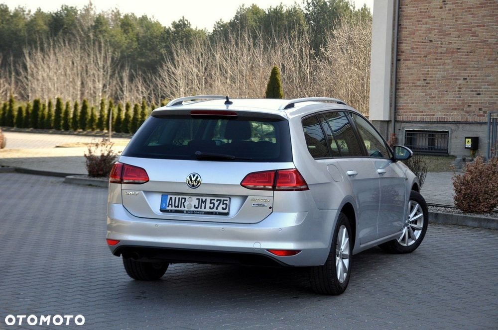 Volkswagen Golf - 6