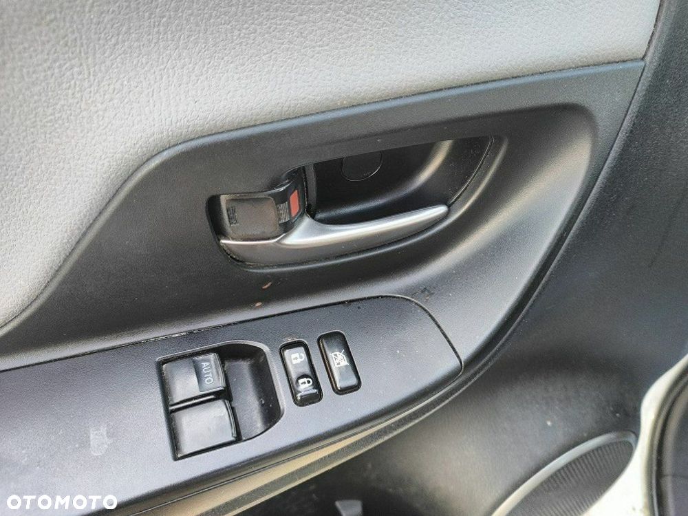 Toyota Yaris - 11