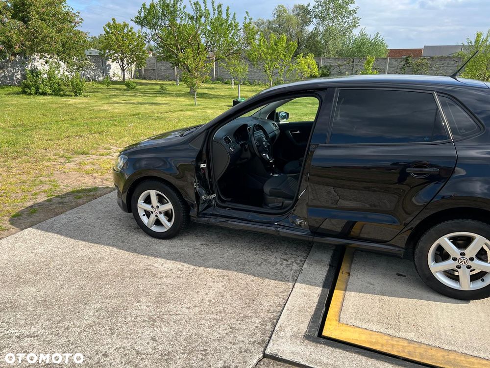 Volkswagen Polo 1.4 16V Comfortline DSG - 20