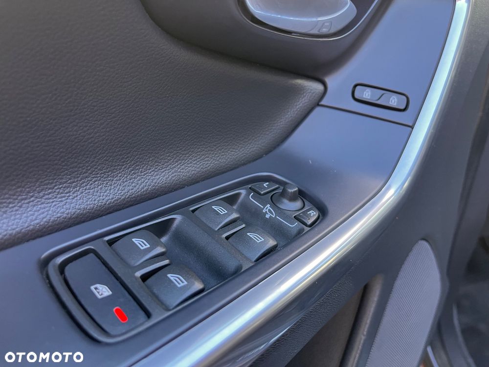 Volvo XC 60 - 30
