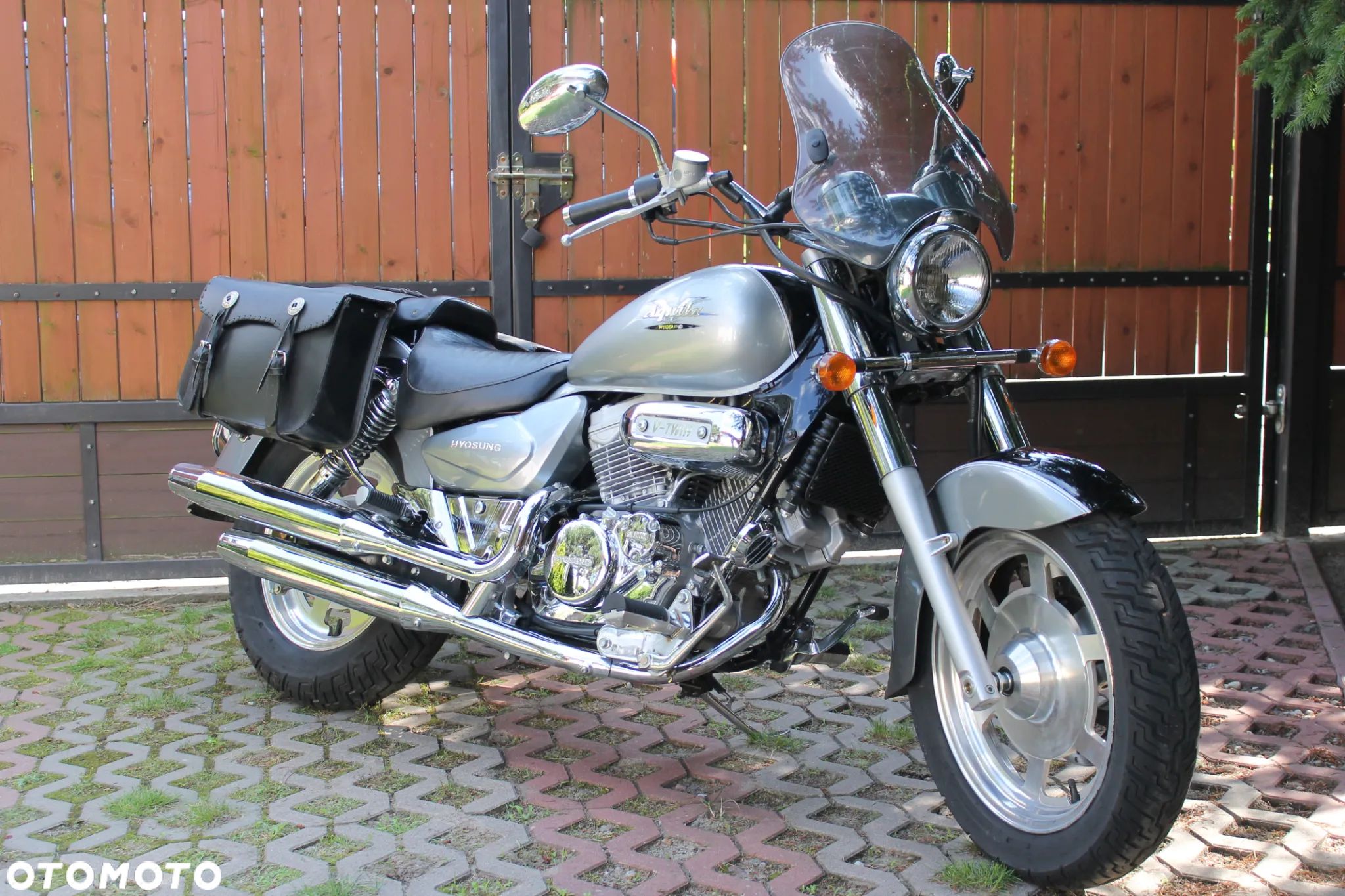 Hyosung GV - 1