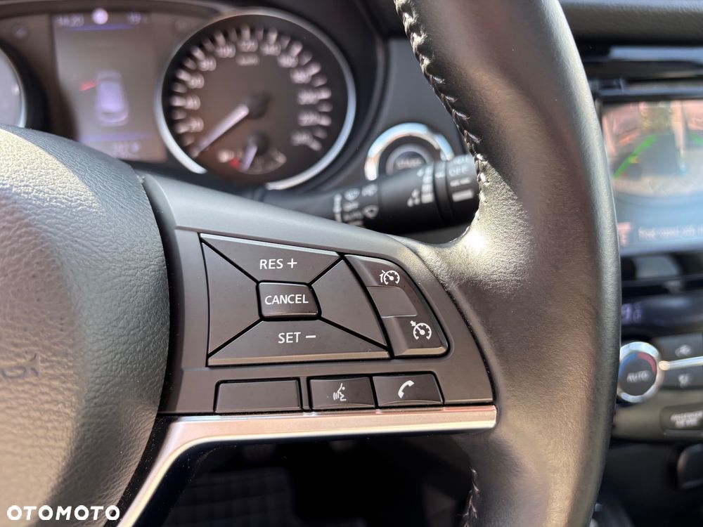 Nissan Qashqai 1.3 DIG-T N-Connecta - 24