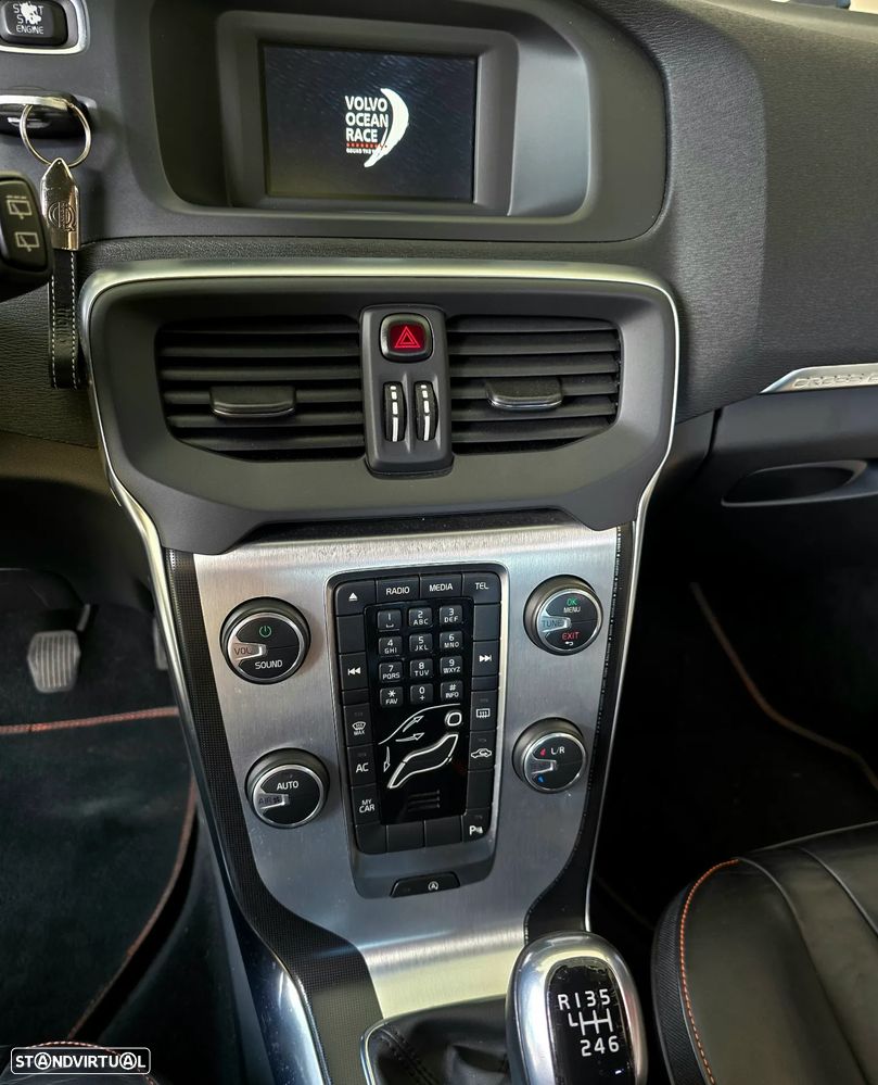 Volvo V40 Cross Country 1.6 D2 Volvo Ocean Race - 14