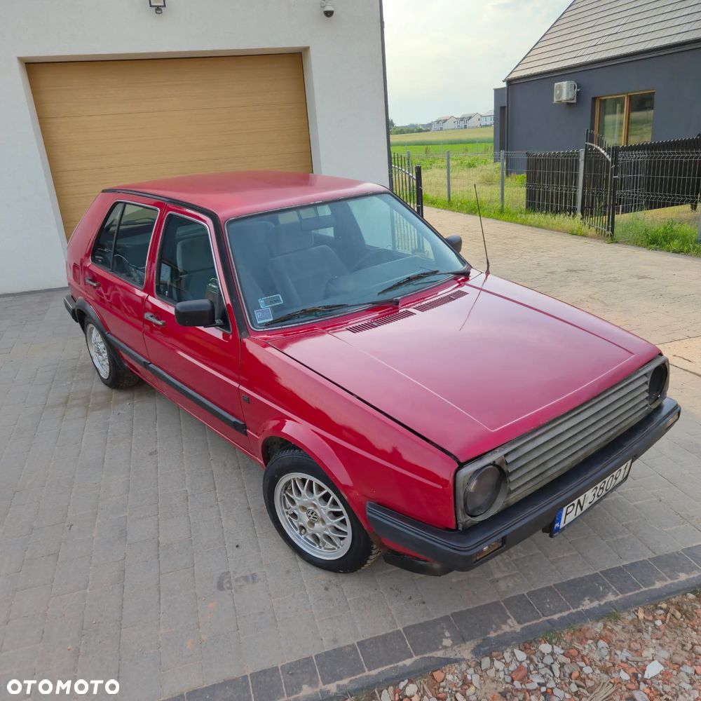 Volkswagen Golf - 25
