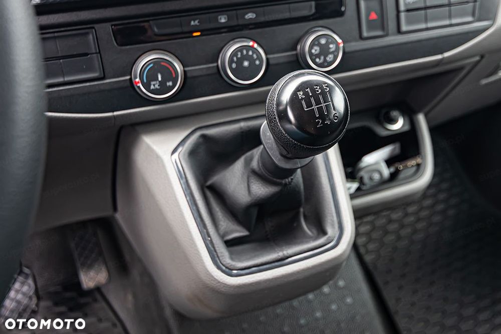 Volkswagen Transporter Kombi L2H1 - 17
