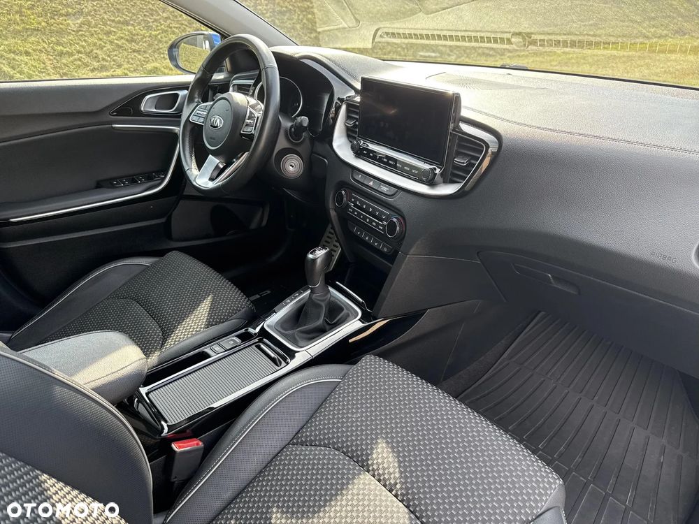 Kia Ceed 1.5 T-GDI L Business Line Plus - 21