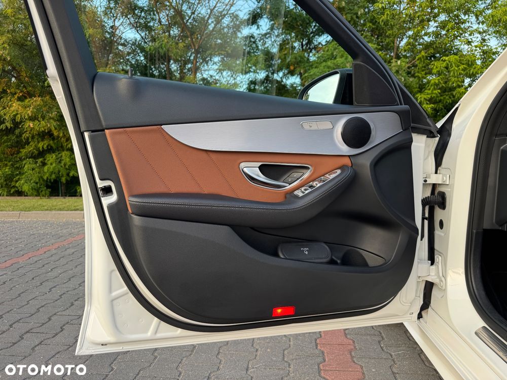 Mercedes-Benz Klasa C 200 d 9G-TRONIC AMG Line - 18