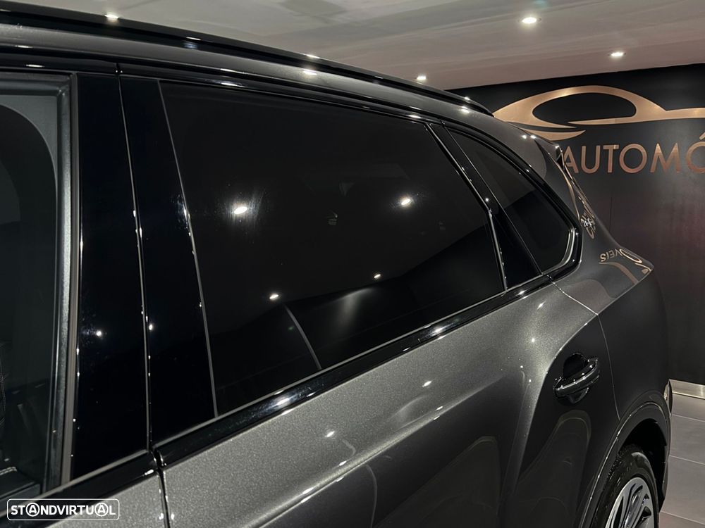 Bentley Bentayga V8 S Black Edition - 12