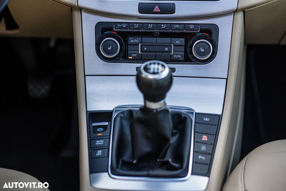 Volkswagen Passat - 28