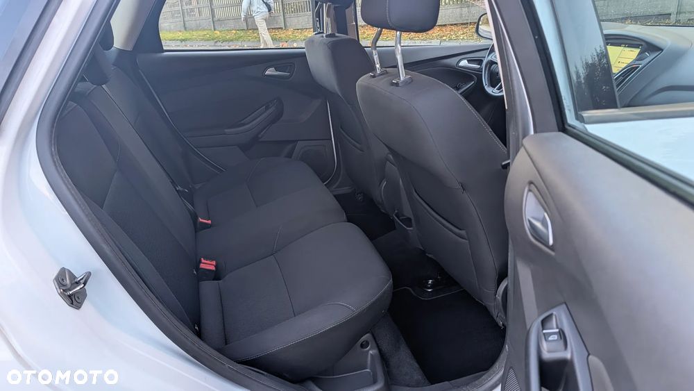 Ford Focus 1.6 FF Trend - 12