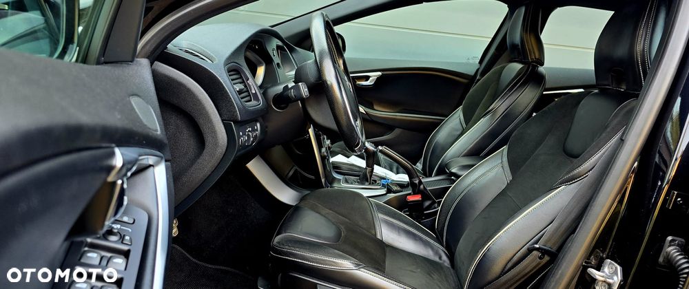 Volvo V40 D4 Drive-E R-Design Summum - 15